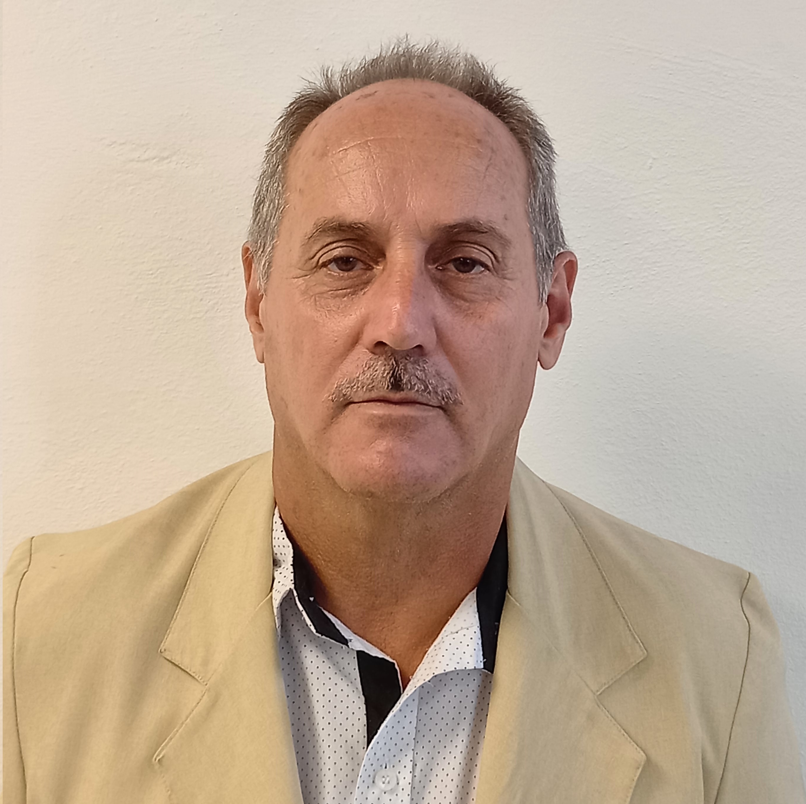 Lic. Ernesto Jesús Labrada Rosado